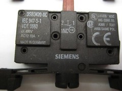 SIEMENS 3SB3420-0C CONTACT BLOCK LOT OF 7 NSNP