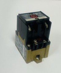ALLEN BRADLEY NO. 700-P200A1 STANDARD AND TIME DELAY CONTACT 2 NO OPEN TYPE