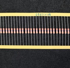 YAGEO 1000x Metal Film Resistors 33MkΩ 3300000000 Ohm Tolerance 5% Model HHV-50