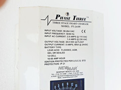 NEWMAR PHASE THREE PT-24-8W Three Stage Smart Charger 24 VDC / 8 A Marine Grade
