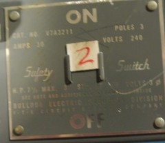 I-T-E V7A3211 – TWIN FUSIBLE PANELBOARD SAFETY SWITCH – 240V, 30A, 3-POLE