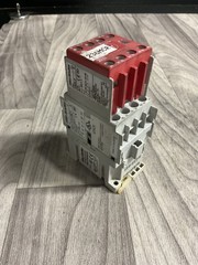 Allen Bradley 700S-CF620EJBC SAFETY CONTACTOR W/ 700-CF310E* #4013M99