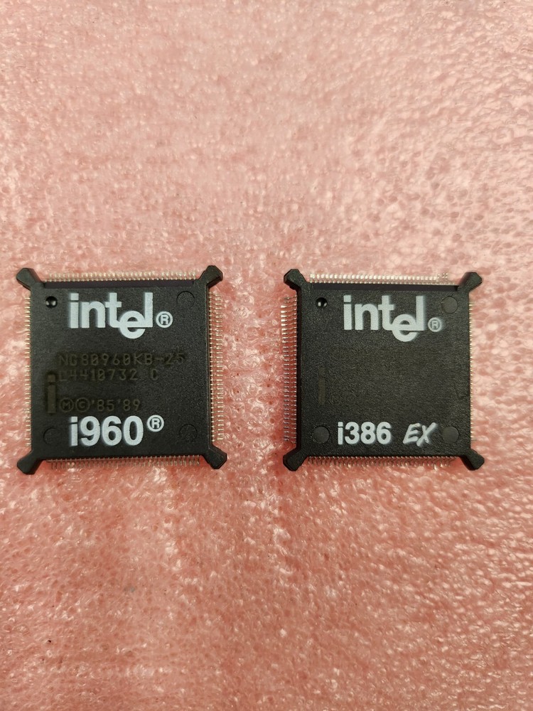 VINTAGE Intel i960 & i386 EX Antique cpu history witness Chip for Collection