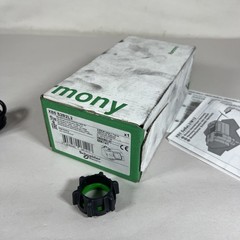 SCHNEIDER ELECTRIC XB5S2B2L2 / XB5S 2B2L2 (NEW IN BOX)