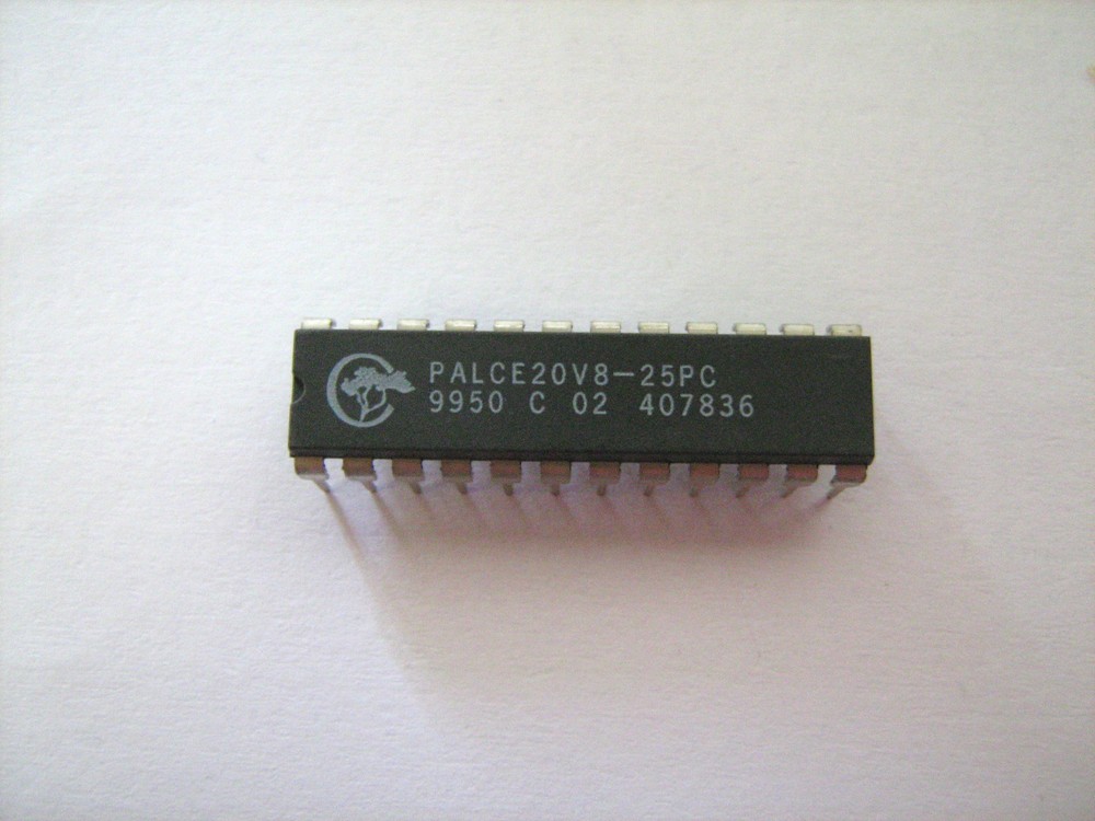 CYPRESS PALCE20V8-25PC IC 24-Pin Reprogrammable Memory Integrated Circuit NEW!!
