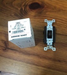 Arrow Hart 1891 Brown 15a 120-277vac Single Pole Senior Quette Switch, 1 pc