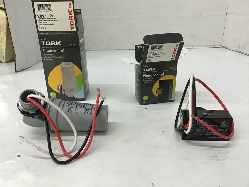 Tork 2021 1/2″ Conduit Mounting w/ #000 Flush Mounting Lot of 2