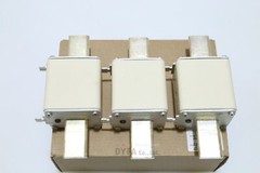 EATON Lot of 3 170M5812D Bussmann Square Body Fuse discolored ELEC-I-3078=9B48