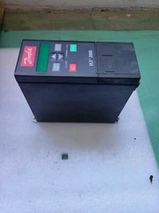 ONE danfoss VLT2805PT4B20SBR 0.55kw