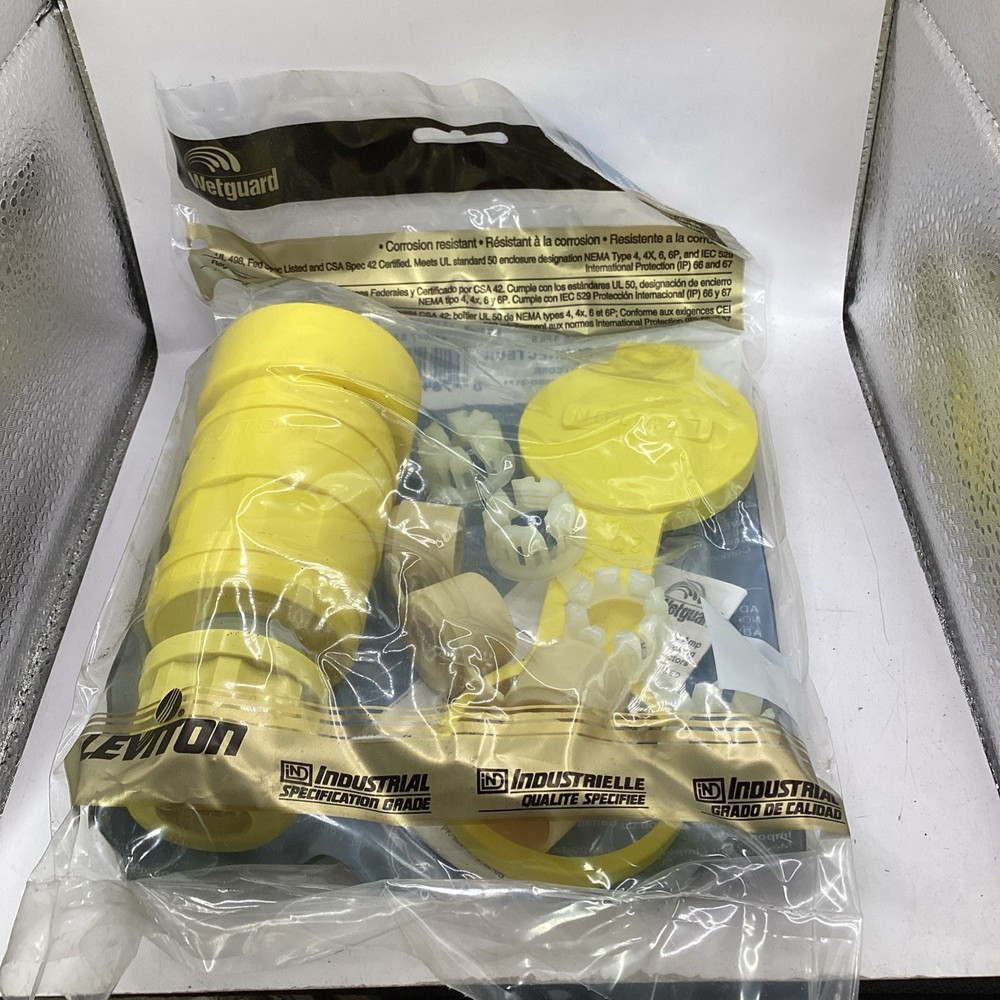 New Leviton Wetguard Connector 27W47 SAN 061