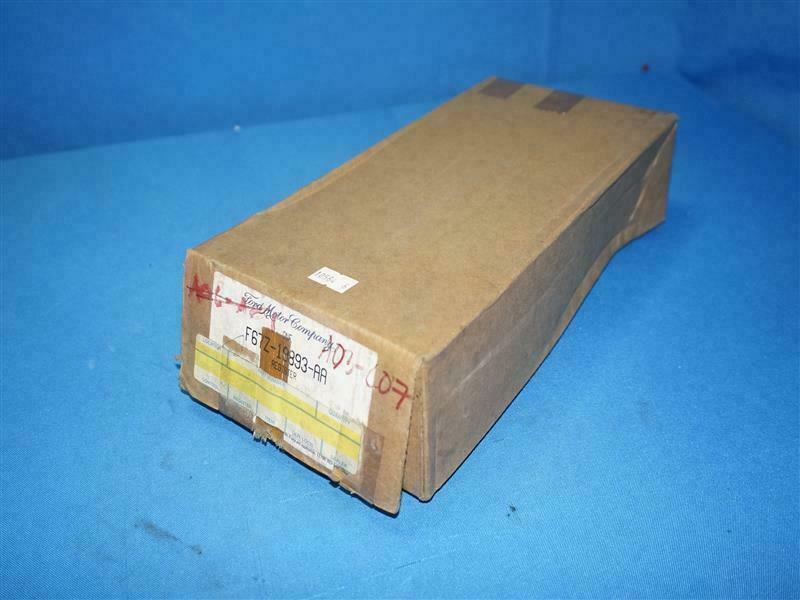 Ford F67Z-19893-AA F67Z19893AA Louvre ASY NEW NOB