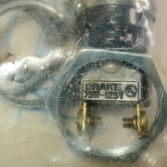 Vtg Drake SMLW 5796-523 Lamp Holder 75W-125V General Instrument Red Light Cover
