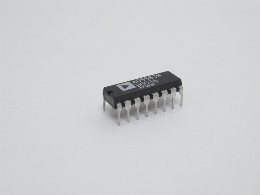 229556 New-No Box; Analog Devices AD558JN Microprocessor Compatible 8-Bit DAC