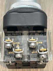 Allen Bradley White 30mm Momentary Push Button 800T-QAH2W