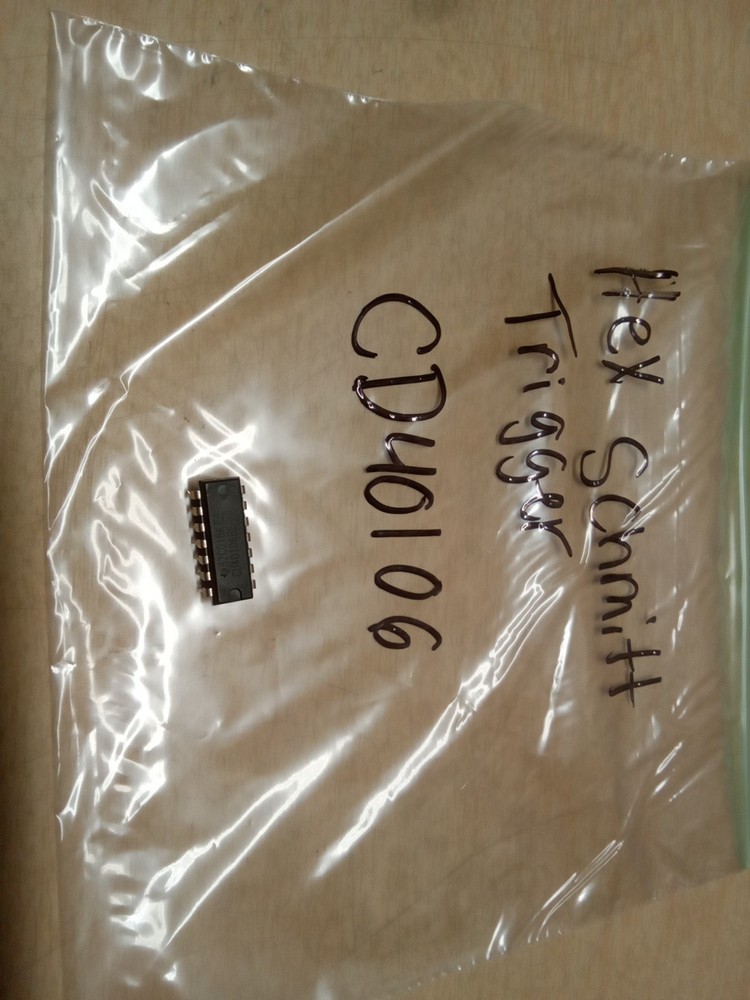 CD40106BE Hex Schmitttrigger