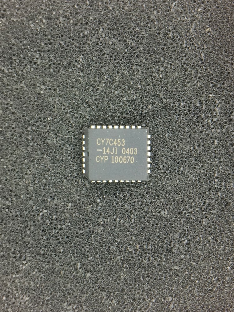 CY7C453-14JI CYPRESS CY7C453-14JC IC Mem Sync SMD 32-Pin PLCC 1 UNIT