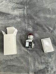 30mm Momentary Illuminated Pushbutton (Red) – Catalog #: 800T-QBH2RD2