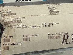 Lot / 300 Texas instruments 595-CD4011BE 4-ch 2-input 3-V to 18-V NAND gates New