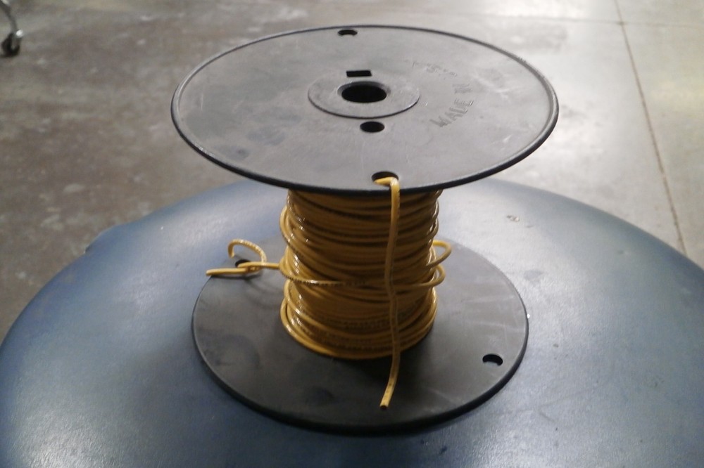 ENCORE WIRE 106100706440 YELLOW 14 MACHINE TOOL WIRE VW-1 600 VOLTS( 75′ )