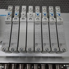 FESTO VTUG-14 Valve Manifold Assembly w/ VUVG-B14-M52-MZT-F-1T1L Solenoid Valves