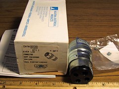 RUSSELLSTOLL EverLok Female Plug Connector 3Wire 4Pole 20A 125V 10A 250V/600VAC