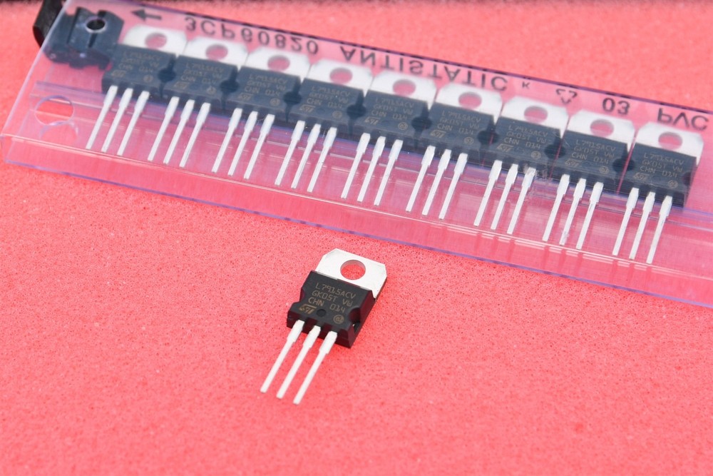 Lot of 10 STM Linear Voltage Regulator IC Negative Fixed 1 Output 1.5A L7915ACV