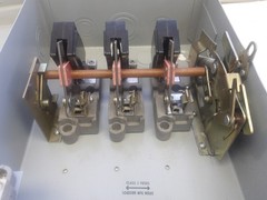 FPE P/N: 1136SNR 100AMPS 600 VOLTS 4SN AC POLES DISCONNECT SWITCH