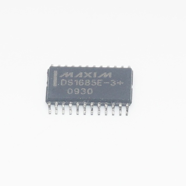 Maxim DS1685E-3+ Real Time Clock Calendar IC TSSOP24 x 10PCS NEW