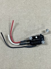 OMRON V-10G6-1023-K MICRO SWITCH ROLLER LEVER SPDT NO NC 10A 125/250V 1/3HP LEAD