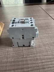 Allen-Bradley 100-C12D400 Contactor Ser.A 600VAC Max NEW!
