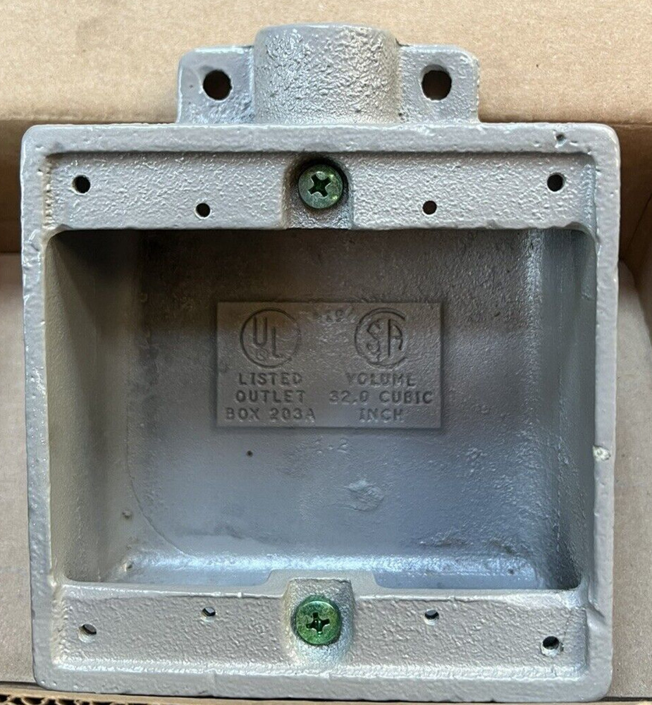 Hubbell Killark Duraloy 3/4″ GREY IRON FITTING 2FS-2M / 2FS-2MWW