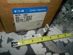Lot of 100 New Eaton 25-11227 BUS BAR CENTER CONNECTOR for IEC size L, M, N STR.