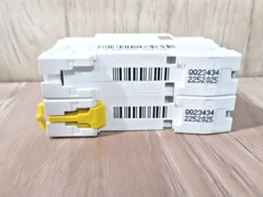 12PCS LOT- Schneider A9N61533 miniature circuit breaker-C60H -2poles -25A-C- NEW