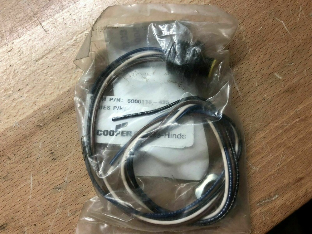 COOPER CROUSE-HINDS 5000118-435 CORDSET 4 POLE MALE STRAIGHT 0.5M, NEW