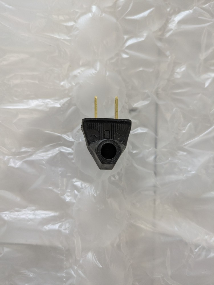 Eaton BP84BK 15 A Angled Wiring Device Plug – 2-Pole, 125 V, NEMA 1-15, Black