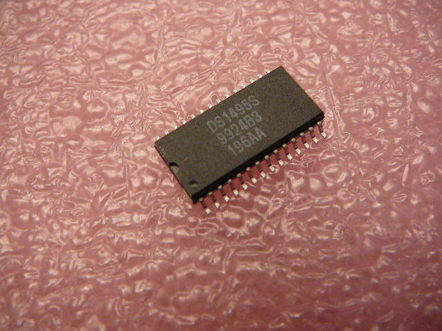 DALLAS SEMICONDUCTOR DS1495S RAMified Real Time Clock IC **NEW**