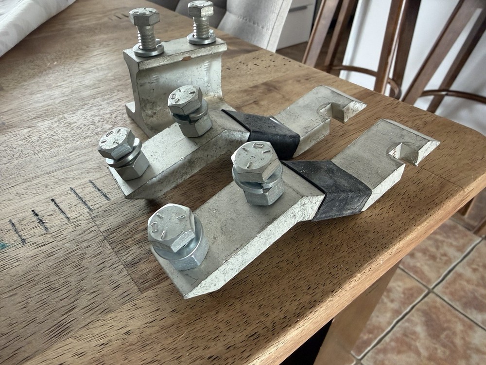 CUTLER HAMMER MOUNTING HARDWARE FOR LD HLD LDC CDP BREAKERS 600A TWIN KCDP-LD3