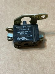 CR2940U310 GE Heavy Duty Contact Block with mounting plate 600 Volt AC