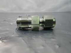 AMAT 3300-98052 Adaptor, 1/4 VCR TO 6mm Tube, 101652