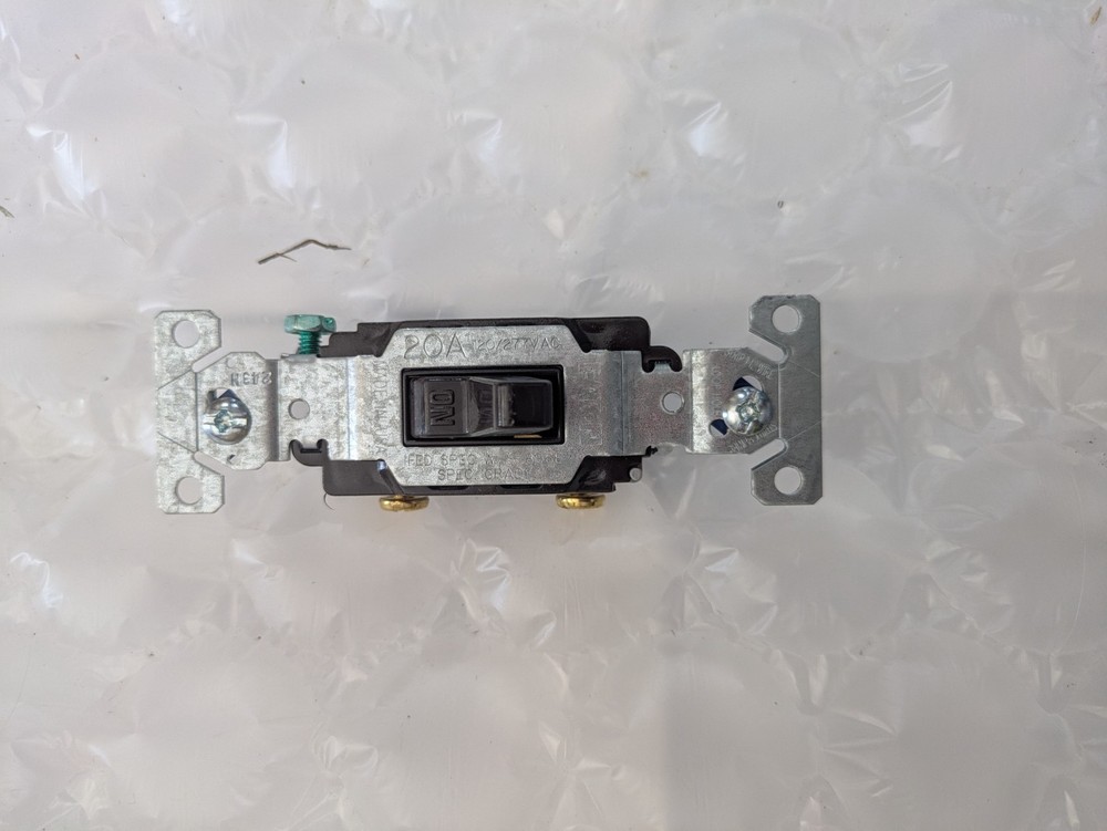 Arrow Hart CS120B Switch Toggle SP 20A 120/277V Swire BR