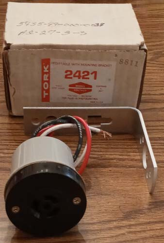 UNUSED Tork 2421 Receptacle with Mounting Bracket