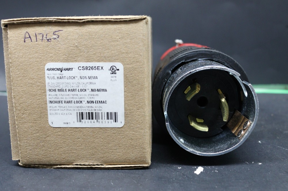 Cooper CS8265EX Arrow Hart Connector Plug – New In Box