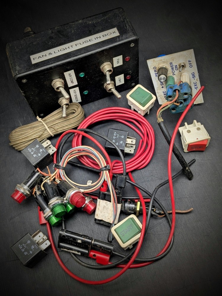 Lot – Used Electronic Parts Variety Switches, etc. DIY Tinkering Prototype parts