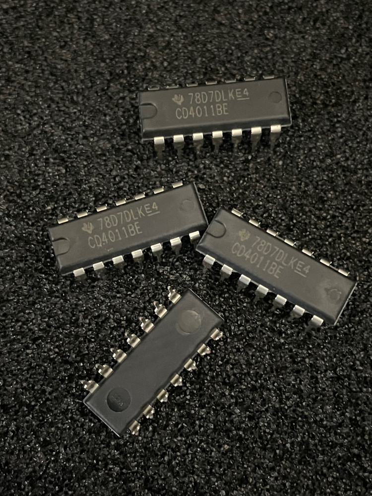 10pc T.I. CD4011BE CMOS Dual Input CMOS NAND Gates IC DIP-14P **NOS