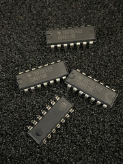 10pc T.I. CD4011BE CMOS Dual Input CMOS NAND Gates IC DIP-14P **NOS