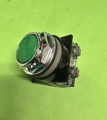 GE CR104PBG10G1 Heavy Duty Flush Green PushButton Type 4/12/13 W/CONTACTOR 600V
