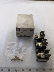 ALLEN BRADLEY 1491-N126 FUSE BLOCK 1-30AMP 600VOLTS 3 POLE (LOT OF 2)
