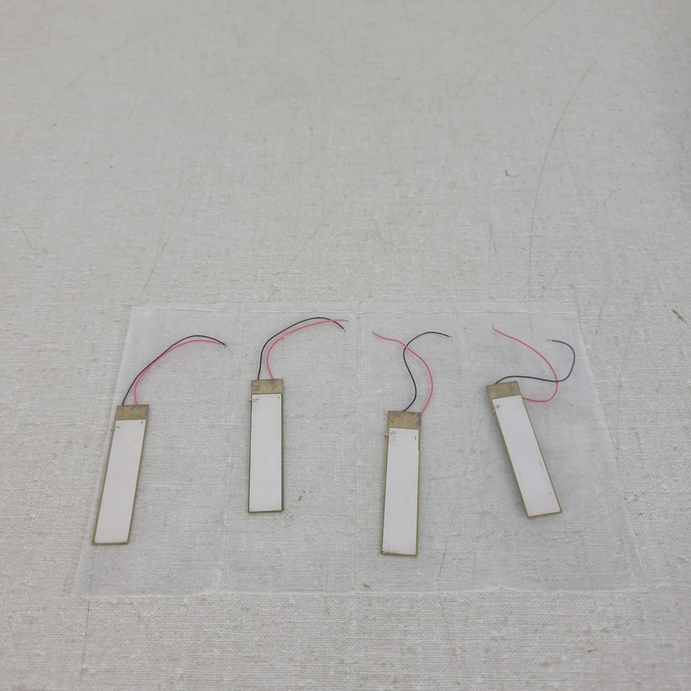 *Lot of 4* PiezoDrive BA4510 Piezoelectric 1mm Bender ±100V Resonance 170Hz