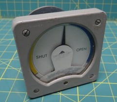 Shut / Open Gauge 3.5″ Dial, Square Front Flange 4.5″ x 4.5″