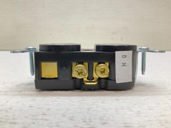 P&S Pass & Seymour 4700 Turnlok Receptacle 15 Amp 125 V 2P 3W New